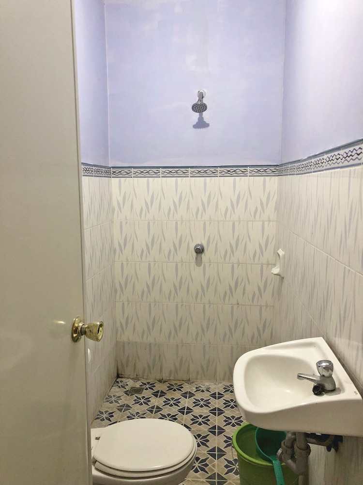 Room for 10 photo 3