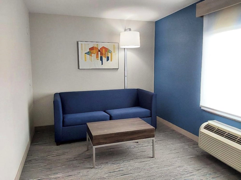 Suite, Multiple Beds photo 1