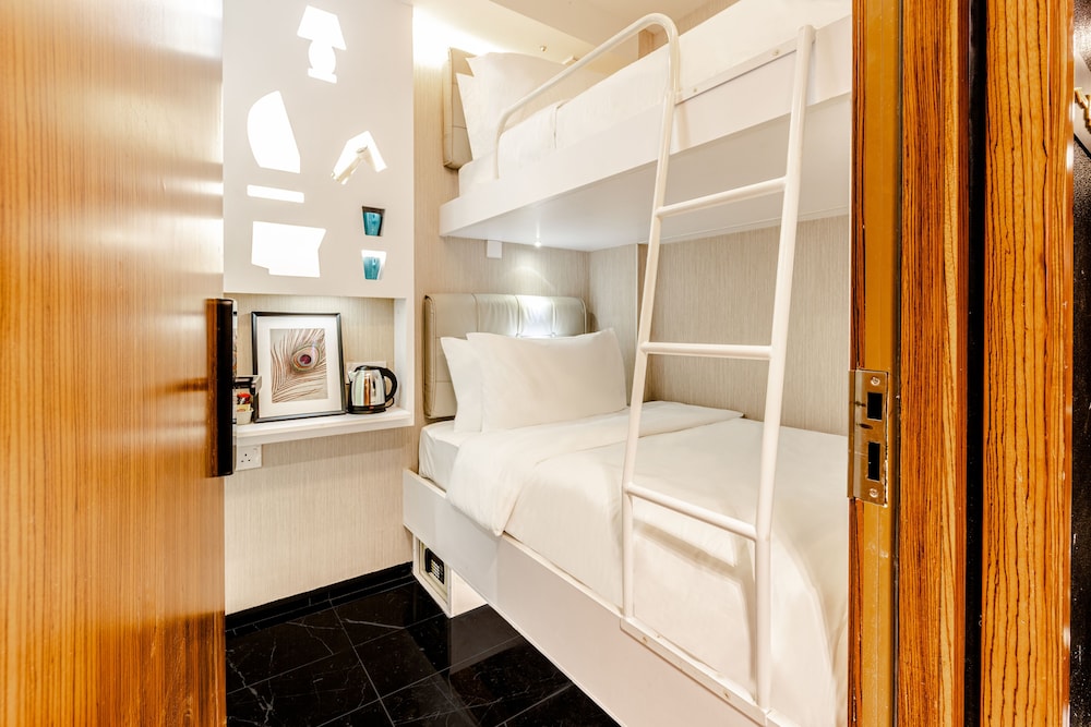 Basic Twin Room photo 3