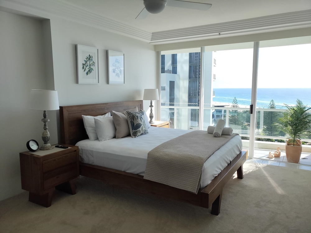 One Bedroom High Floor Ocean View Apartment - No Air Con