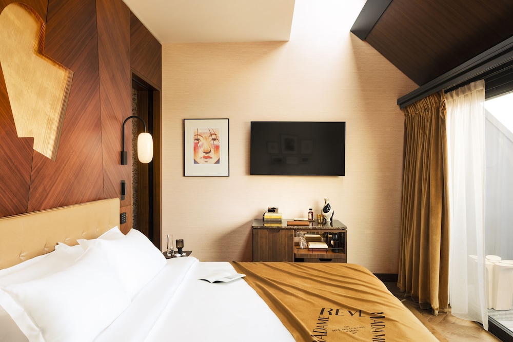Deluxe Room Paris View with Terrace
