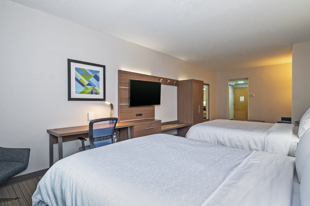 Suite, 2 Queen Beds (Additional Living Area) - Photo 2