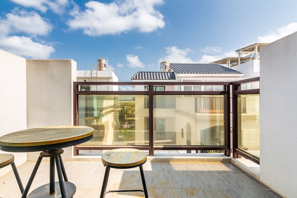 Quadruple Room, City View photo 3
