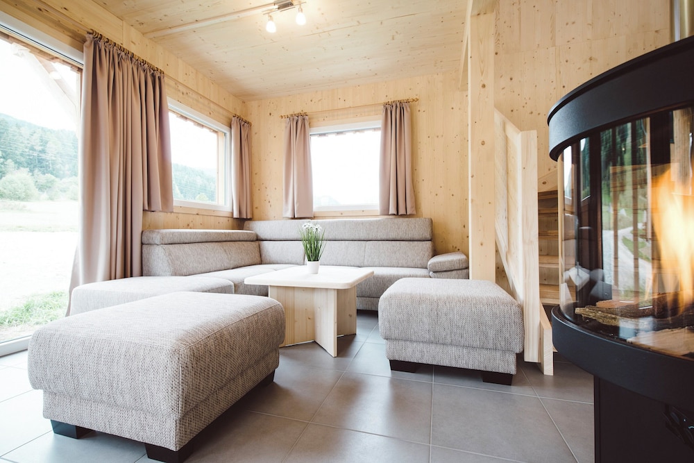 Chalet # 37  mit 4 Schlafzimmern, Sauna & Whirlpool