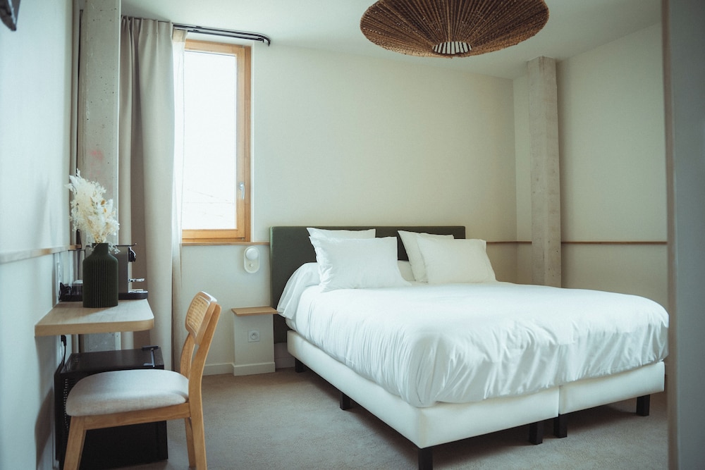 Superior Double Room, Pool View photo 1
