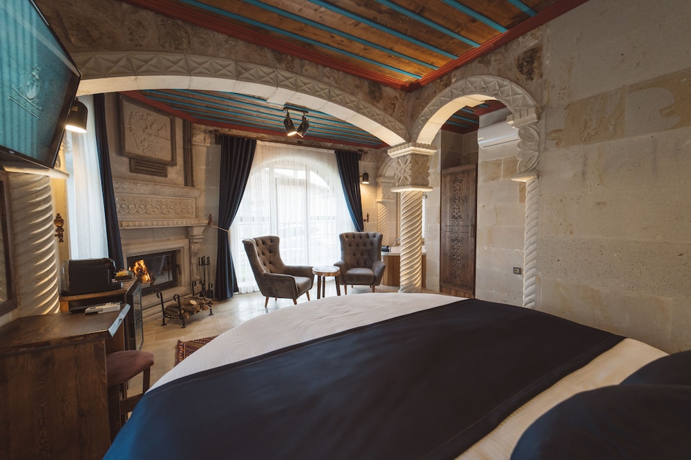 Deluxe Suite photo 1