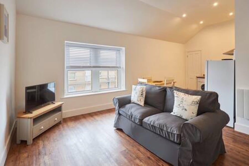 Apartment photo 2