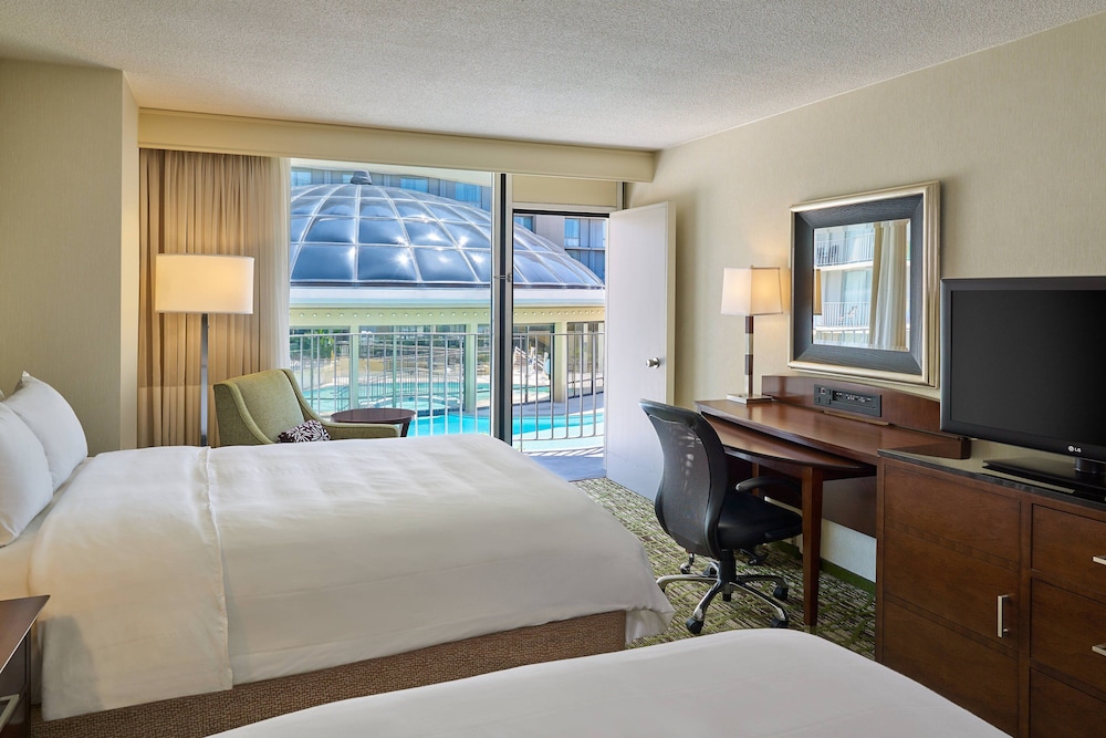Room, 2 Double Beds (Poolside) photo 1