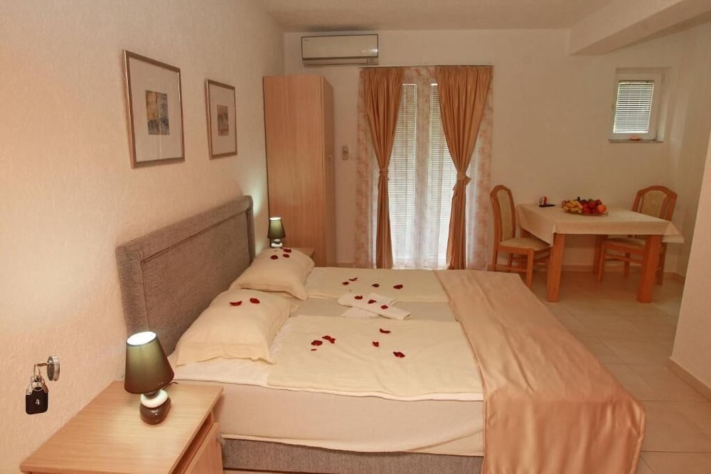 Standard Room photo 1