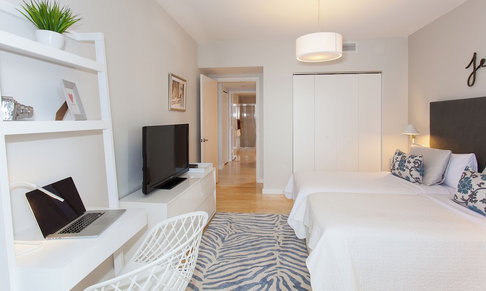Presidential Corner Apart, 2/2 and Sofa Bed, Ocean View3710