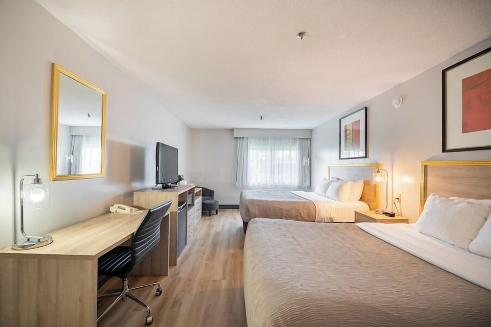 Standard Room, 2 Queen Beds - Photo 4