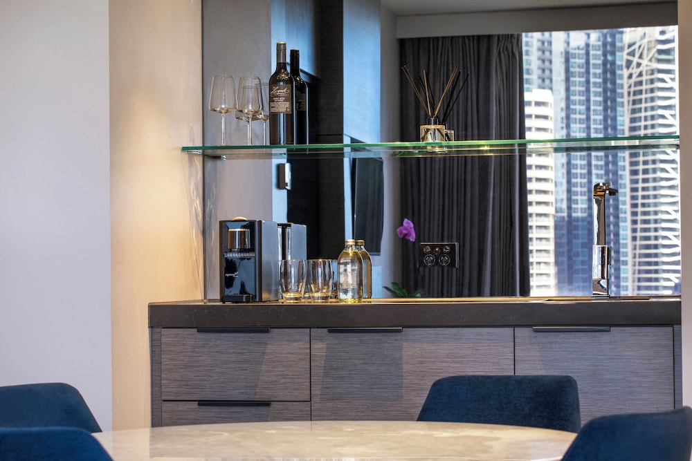 Suite, 1 Bedroom, River View - Photo 8