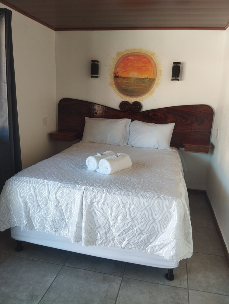 Basic Quadruple Room, 2 Double Beds photo 3