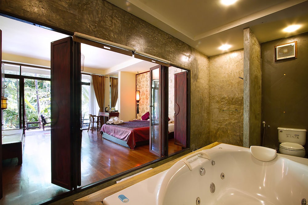 Deluxe Jacuzzi Panorama - Photo 7