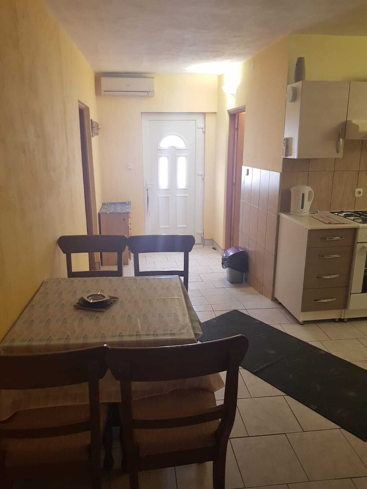 Classic Apartment, 1 Bedroom, Non Smoking photo 3