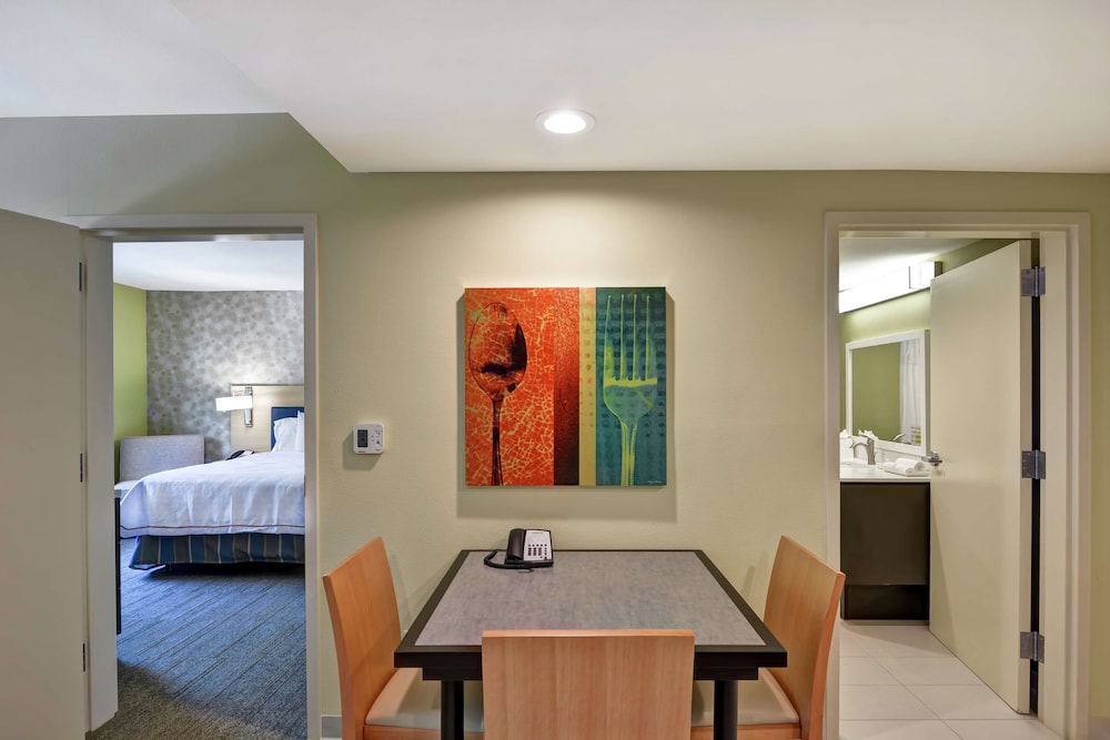 Queen Studio with Two Queen Beds - Mobility Access/Non-Smoking