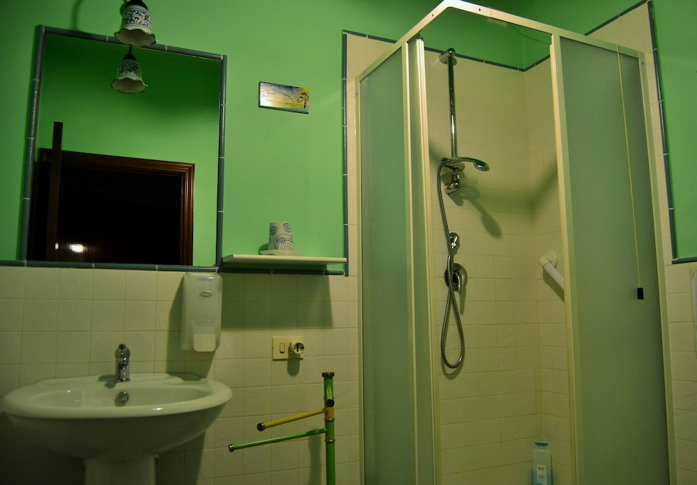 Triple Room, Park View photo 3
