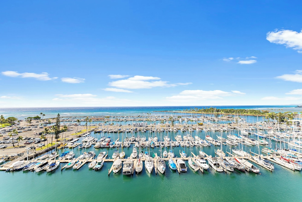 Ocean View 1BR at Ilikai Marina: Apartment, 1 Bedroom, Ocean View (Ilikai Marina (0124)) photo