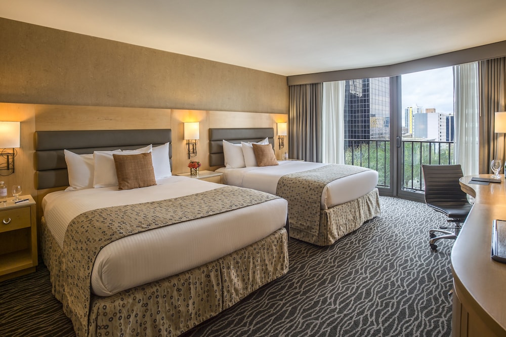 Premier Room, 2 Queen Beds, Balcony, City View - Photo 2