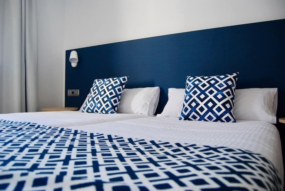 Deluxe Room (2 adults + 2 children) photo 2