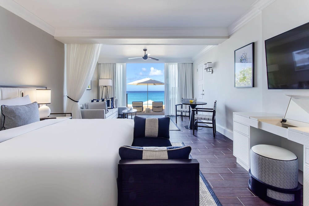 Suite, 1 King Bed, Beachfront - Photo 4