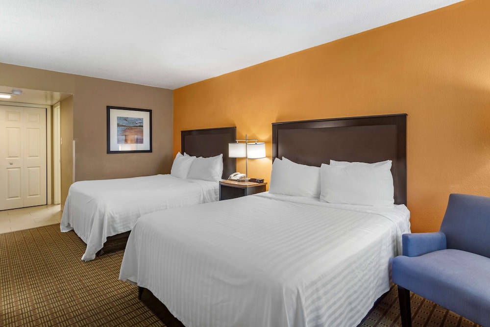 Standard Room, 2 Queen Beds, Accessible, Refrigerator & Microwave - Photo 3