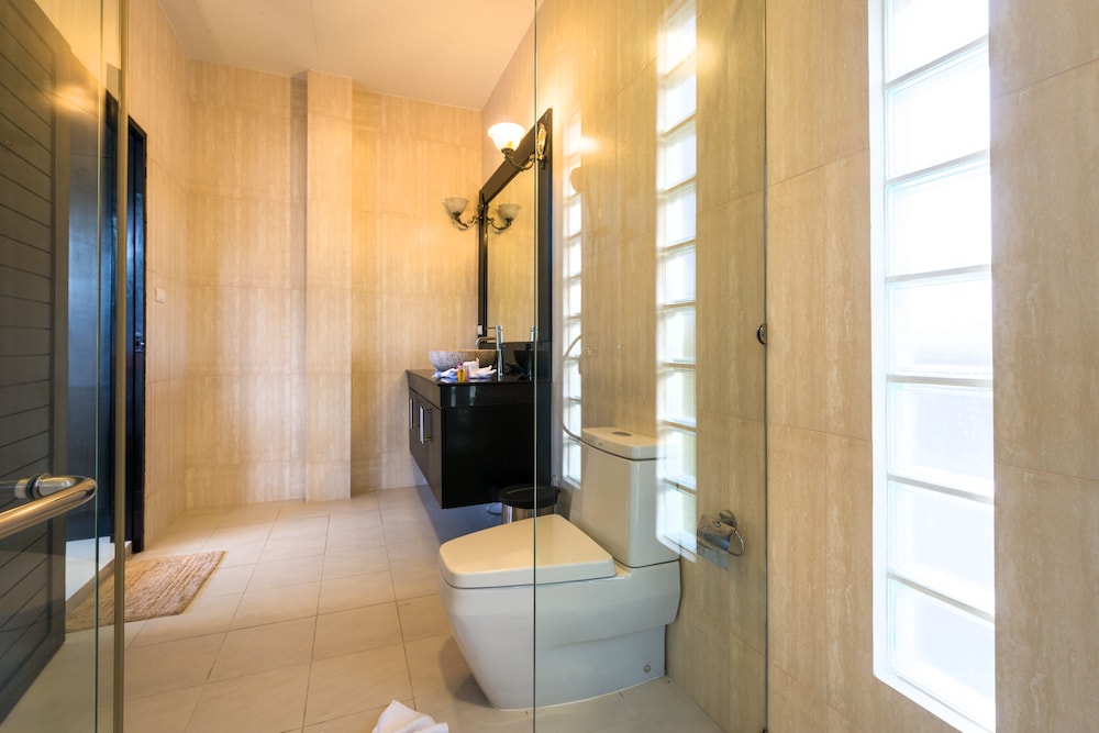 4-Bedroom Luxury Pool Villa photo 3