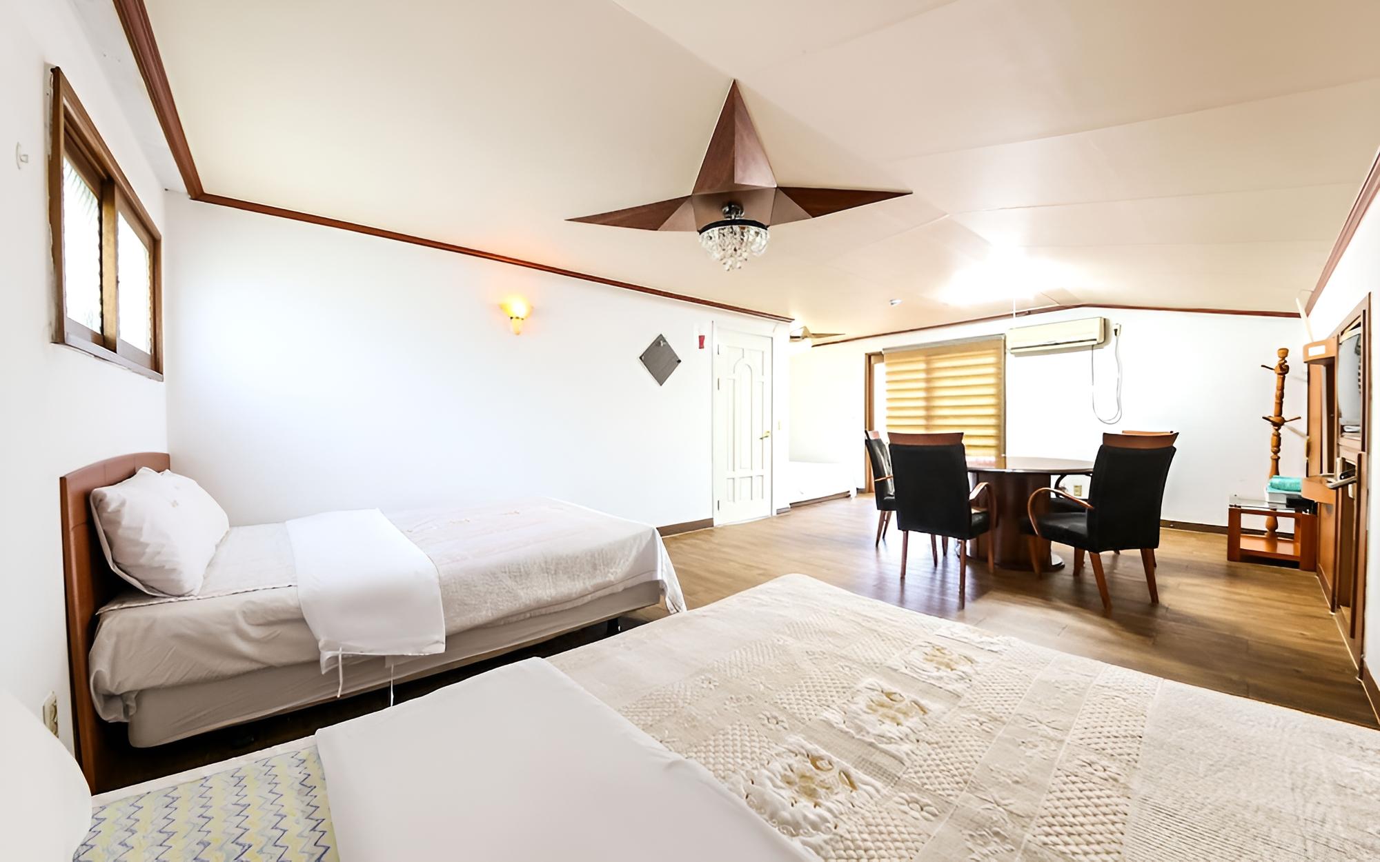 Room (Family room (with kitchenette facilit) photo 2