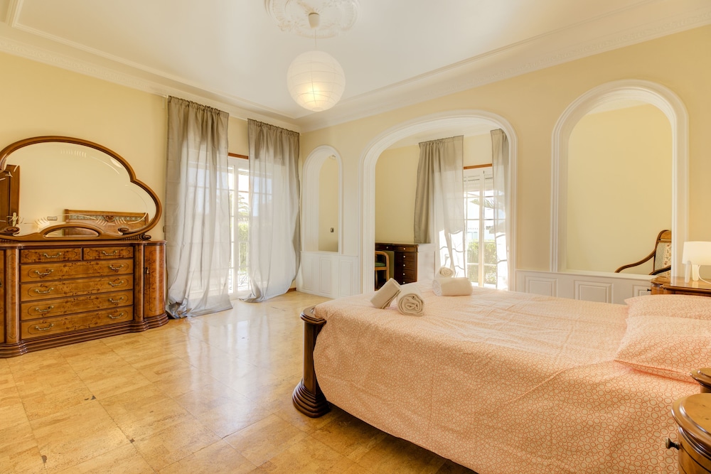 Villa, 6 Bedrooms photo 1