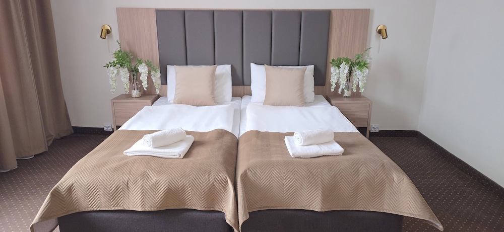 Deluxe Twin Room photo 2
