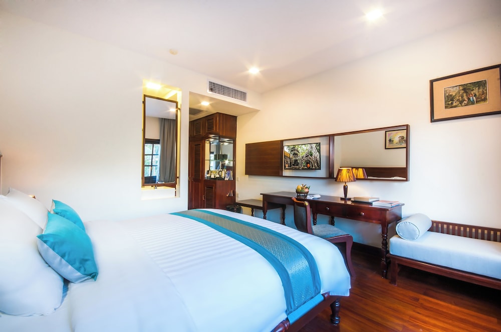 Deluxe King Room photo 2