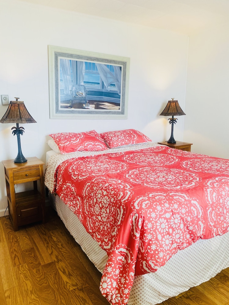 Premium 2 Bedrooms Waterfront Cottage, Full Kitchen photo 2