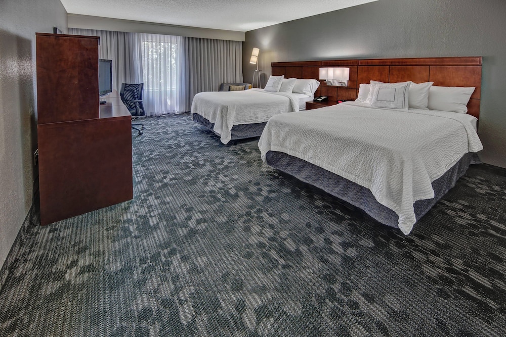 Room, 2 Double Beds (Mobility/Hearing Access, Transf Shwr) - Photo 1