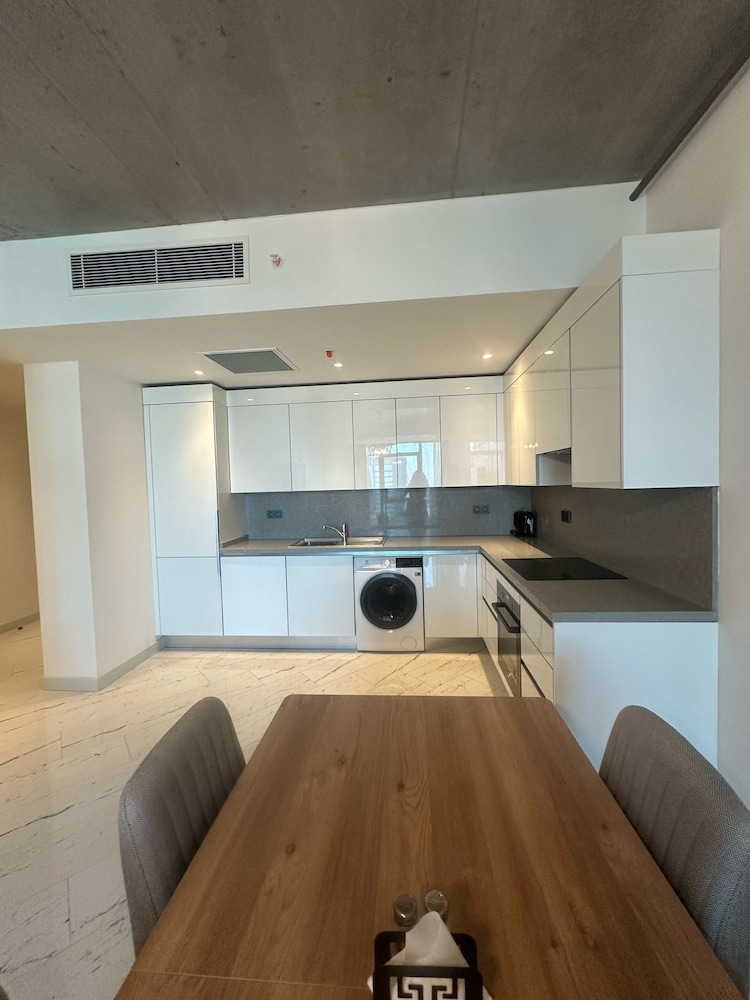 Basic Apartment photo 2