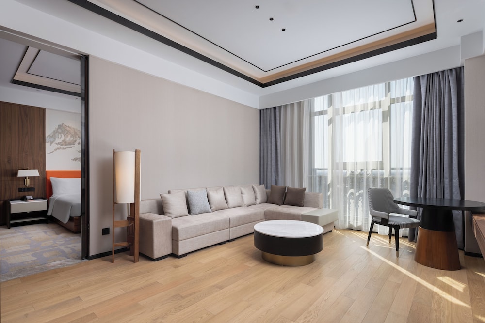 Deluxe Suite, 1 King Bed
