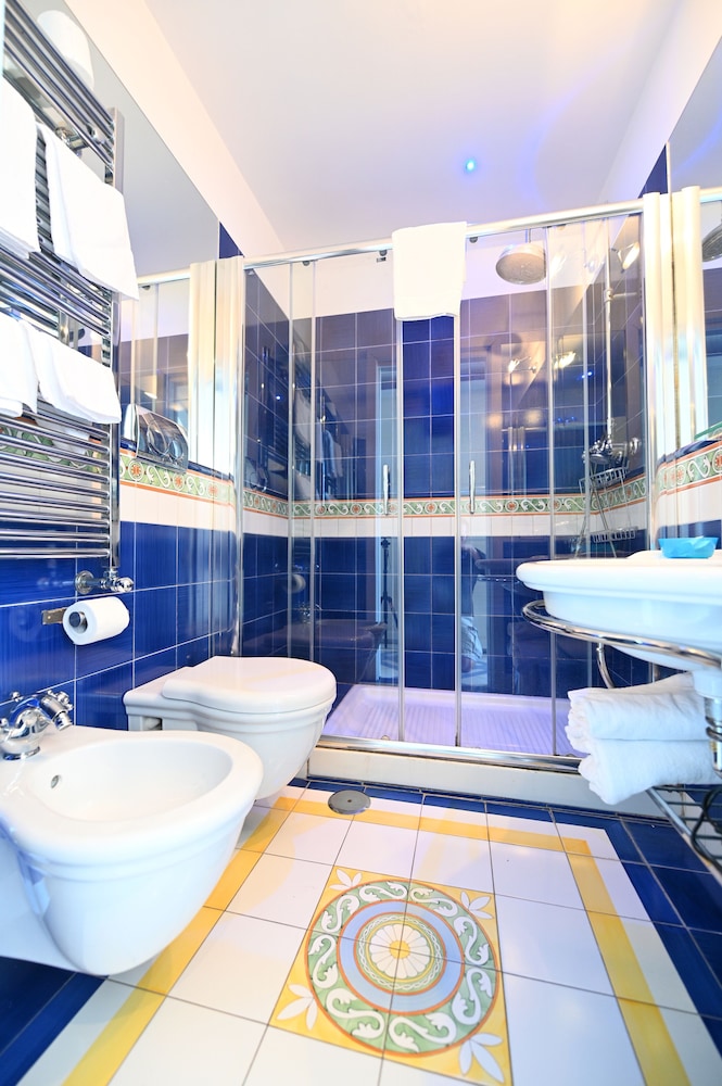 Double Room, Balcony, Sea View - Photo 7