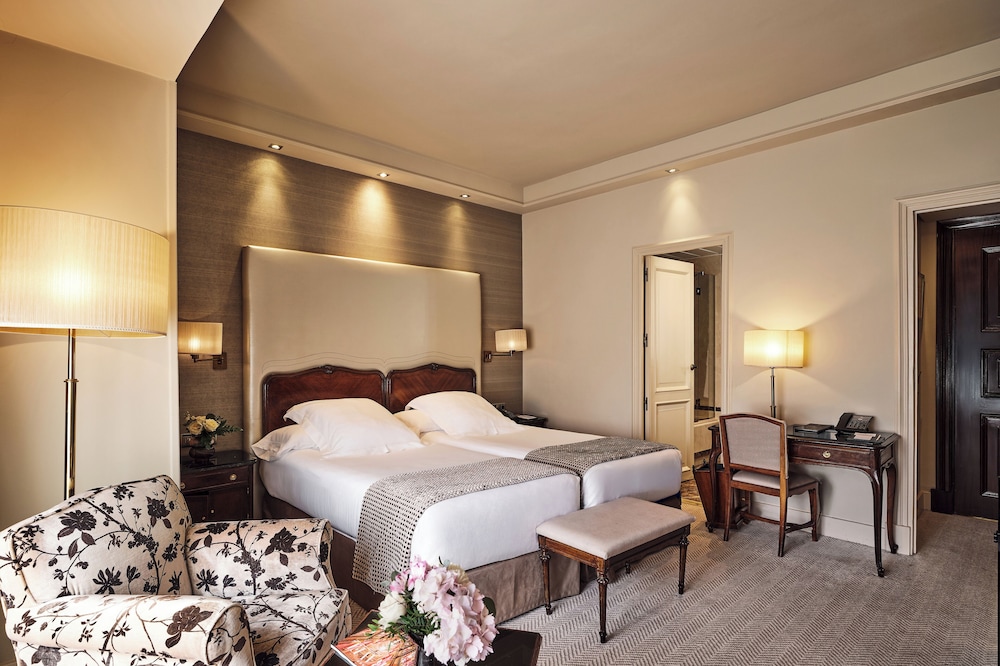 Executive Room - Photo 2