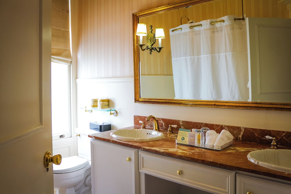 Premium Queen Room - Photo 4