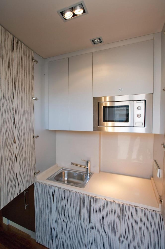 Suite - Photo 5