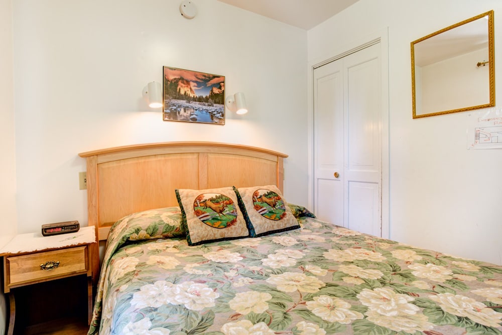 Cabin, 2 Bedrooms photo 1