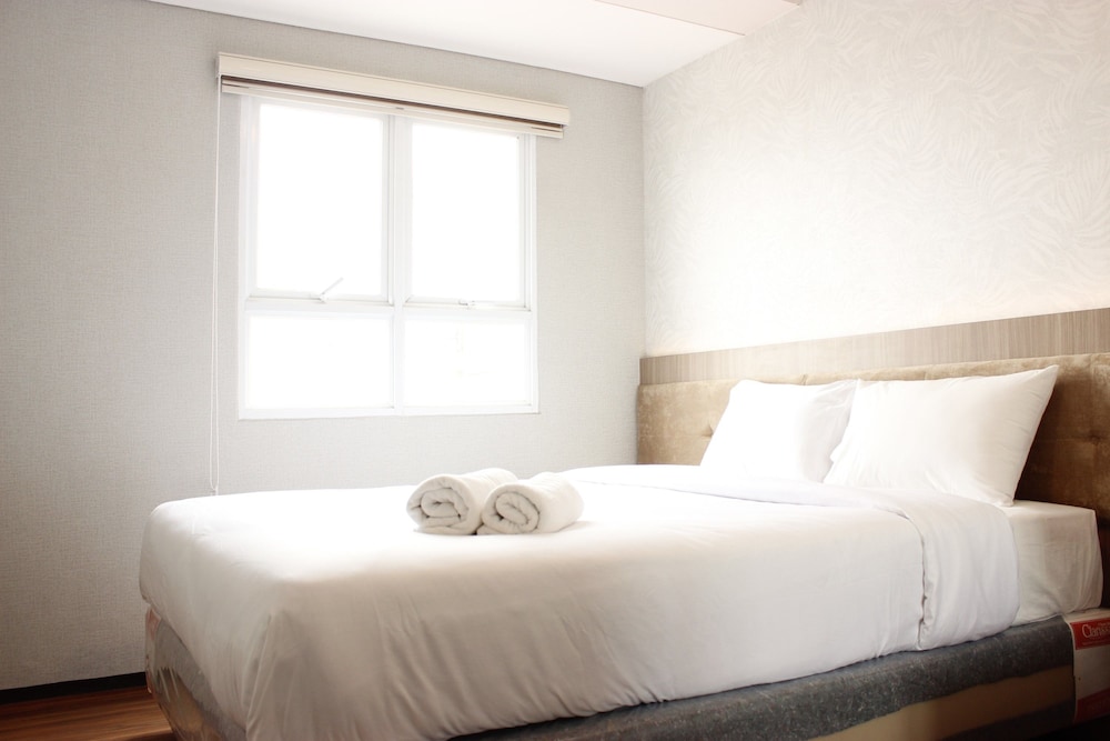 Room - Photo 30