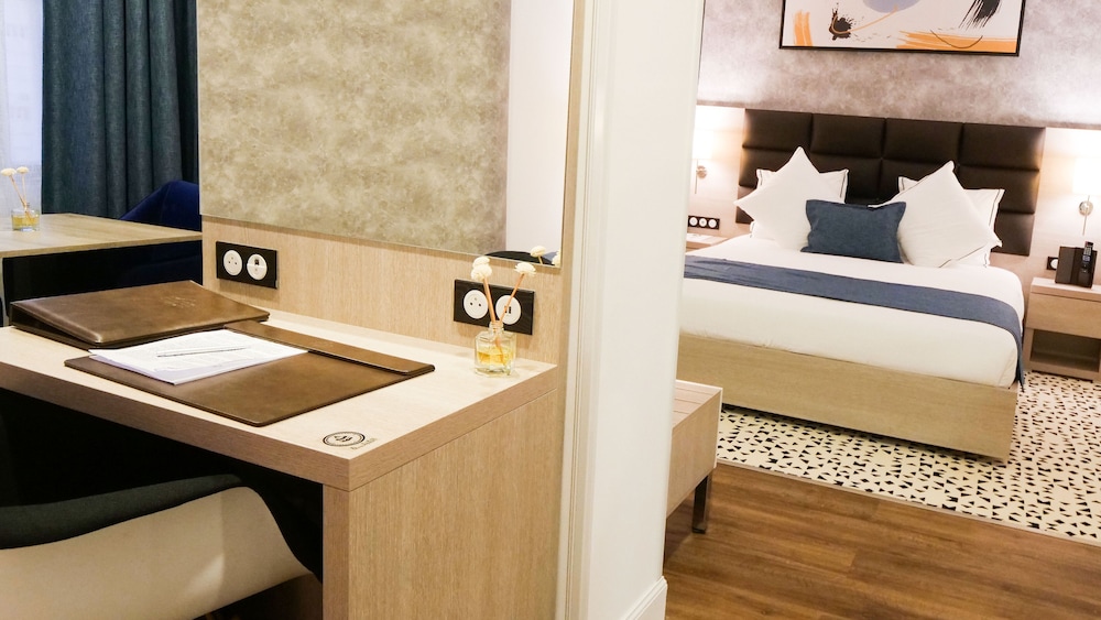 Family Room, Multiple Beds, Non Smoking, City View photo 3