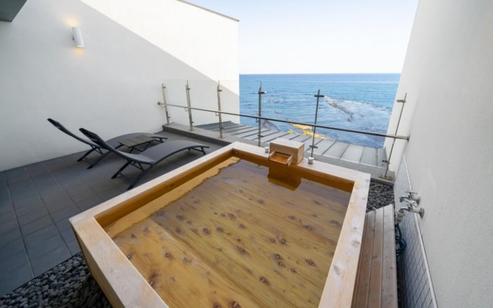Room (Suite Ocean View (Rooms 301-304))