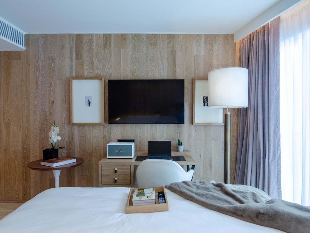 Standard Single Room thumbnail 5