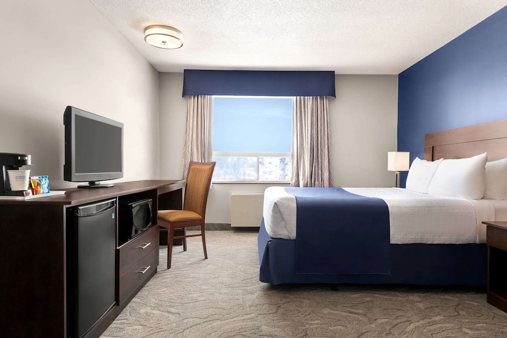Standard Room, 1 Queen Bed - Photo 1