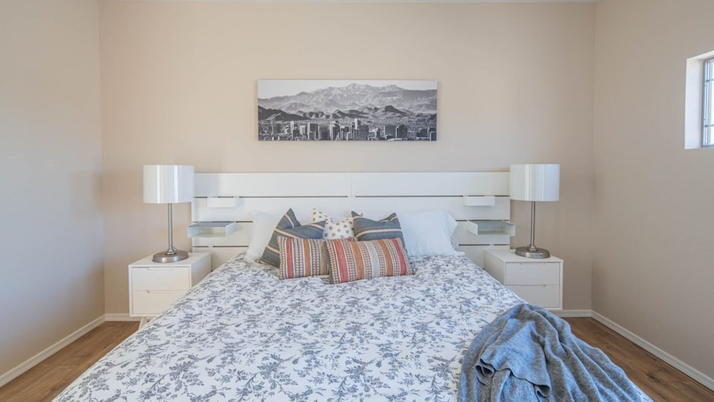 Studio (3 Bedrooms) photo 1