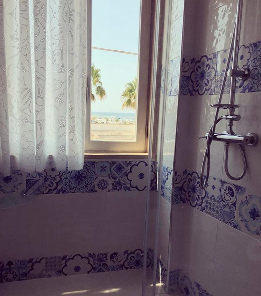 Superior Room, Partial Sea View photo 3