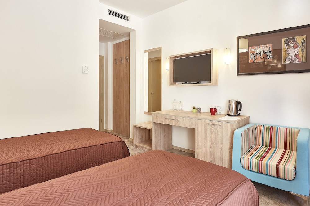 Standard Twin Room, Accessible photo 2