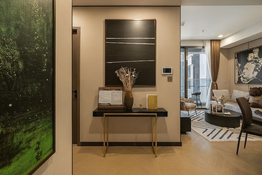 Business Deluxe King Room photo 3