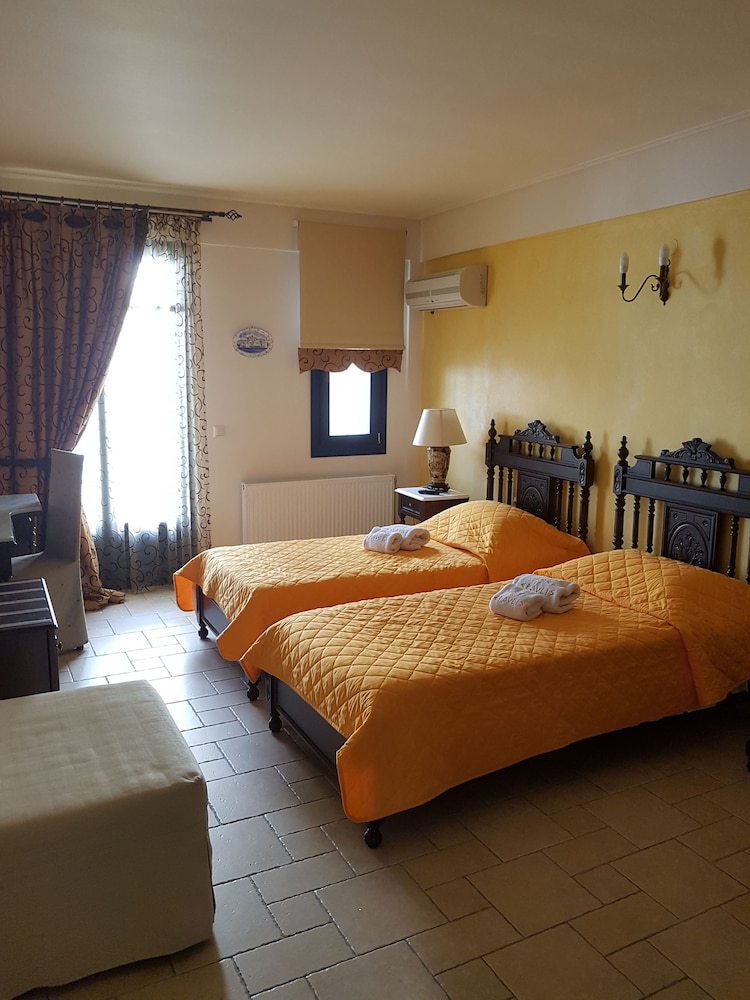 Family Suite, 2 Bedrooms, Non Smoking, City View photo 3